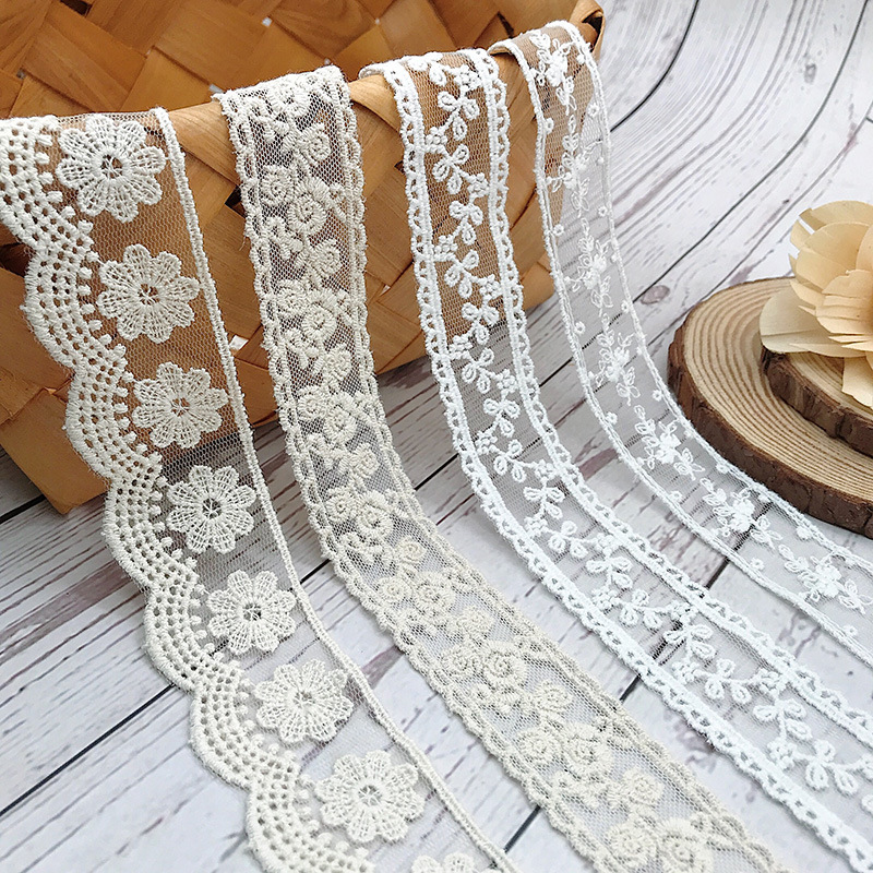 Embroidery White Dress - 3 Thước/Nhiều Thêu Trắng Be Ren