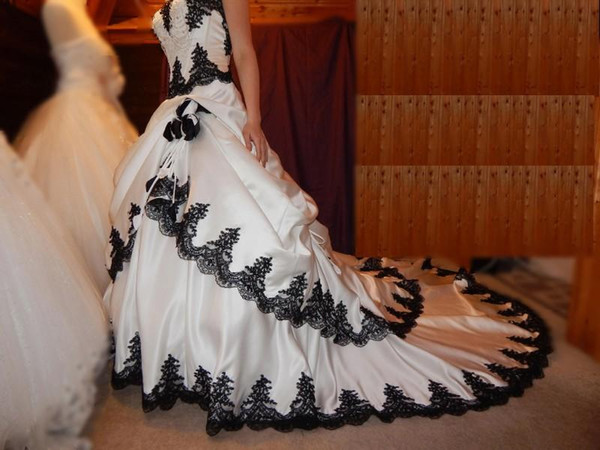 Vintage Wedding Dress Gothic B - đánh giá và giá Embroidery White Dress