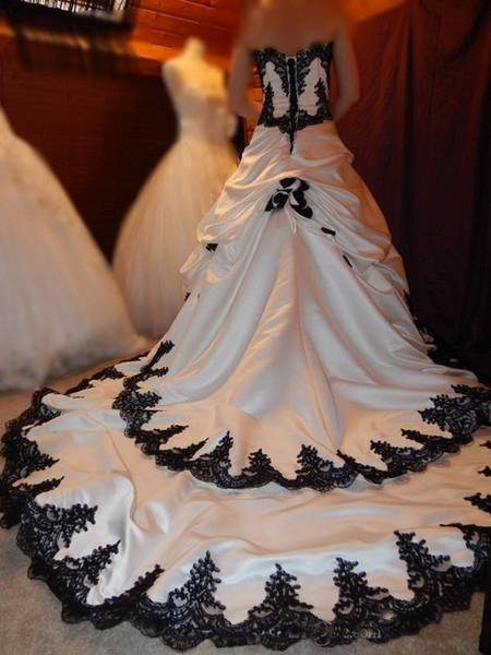 Vintage Wedding Dress Gothic B - đánh giá và giá Embroidery White Dress
